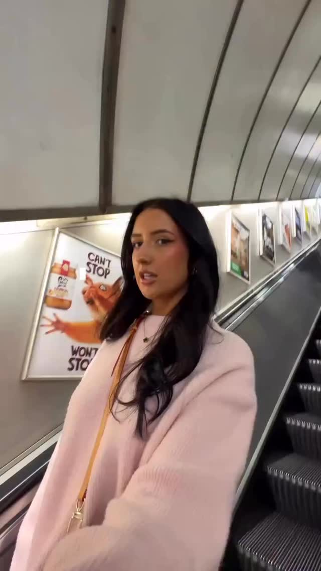 Cutest little finds, designer gems & all the cozy london vibes 💕✨
definitely bringing my bestie next time 🤭
🎥 credit: @lilswhitfield
📍 Pimlico, Westminster – London
#CharityShopping #LondonThrift #PimlicoLondon #ComeThriftWithMe #ComeCharityShoppingWithMe #LondonStyle #ThriftFinds #ThriftHaul #SustainableFashion #LondonEats #HiddenGemsLondon #ThriftVibes #LondonLifestyle #ThriftTok #ThriftReel #CharityShopHaul #ThriftingLondon #VintageLondon #SecondhandStyle #LondonBlogger