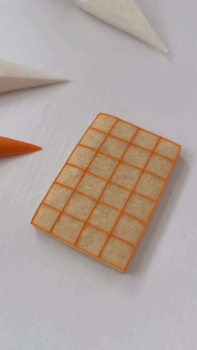 Technically this wasn’t a fall themed set.. but it’s orange, so I think it can count? 🎃🧡🍊
Can you guess the real theme?
#atlantasweets #atlantabaker #cookiesatlanta #decoratedcookies #royalicingcookies #customcookies
#cookieart #smallbusinessaatl #fallcookies