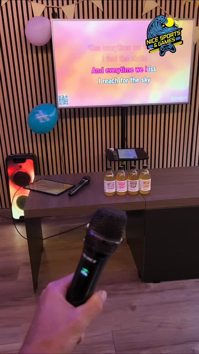 🍸 En alternatives aux sodas et autres boissons sucrées vous pouvez de nouveau déguster un superbe kombucha fait dans le 06.
🎤 De quoi sublimer votre moment au karaoké
Merci @rivierakombucha