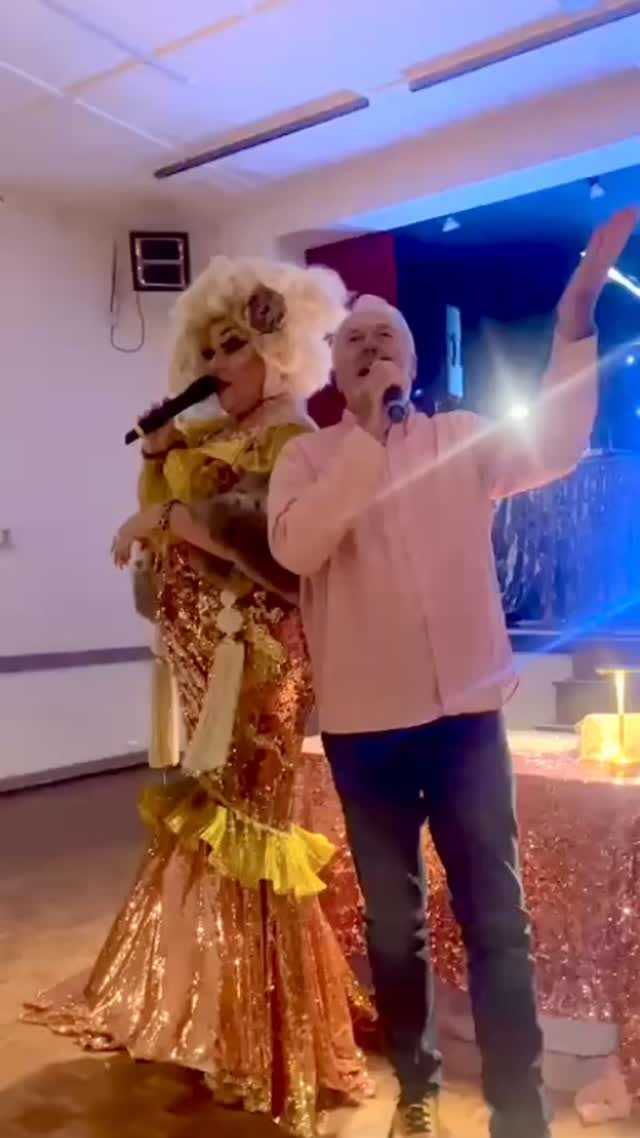 So lovely to be back at Trotters Hall with the fabulous Darren perfecting our ABBA moves. Special treat to see my model, muse and main man Stuart there too 💋