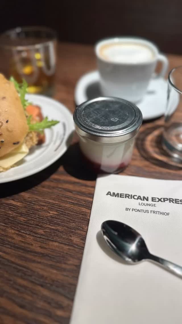 Morgonflighten till #Malaga. Liten minisemester önskar er alla en fin helg! #passionforhomes #uthyrning #boistockholm #apartmentsforrent #hyreshus #bostadsrÀtt #americanexpress #pontusfrithiof #amexlounge