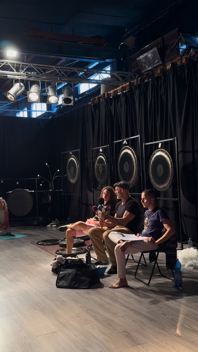 CORSO GONG
📍14-15-16 NOVEMBRE 2025
2° GIORNO
Il Bagno di Gong e gli strumenti musicali, imparare a coordinare le armonie per creare suoni terapeutici
#filippopigaiani #bagnodisuoni #campanetibetane #suonoterapia #handpanmusic #massaggiosonoro #rigenerarsi #meditazione #starebenecosestessi #soundhealing #soundbath #gong