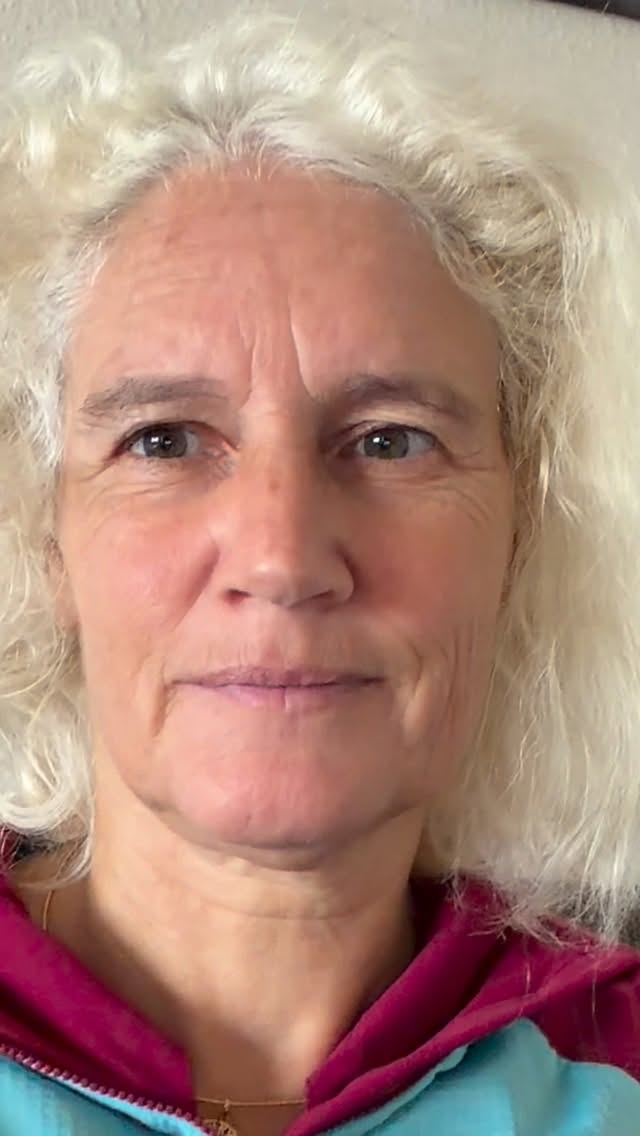 Träumst du von entspannten Ausritten – ganz ohne Angst oder Kontrollverlust? 🌳💨
Dann ist mein 5-teiliges Live-Webinar
„Fit fürs Gelände“ genau das Richtige für dich!
Gemeinsam bauen wir Schritt für Schritt dein Vertrauen und deine Sicherheit im Gelände auf – mit Bodenarbeit, mentaler Stärke und klarer Einwirkung auf dein Pferd.
Ich zeige dir, wie du Tempo, Richtung & Vertrauen kontrollierst – selbst im Galopp. 🐎💪
✨ Sonderpreis zum Mindful Horse Kongress: nur 49,95 € (zzgl. Servicegebühr)
📅 Start: 28. Oktober 2025, immer dienstags um 19:30 Uhr
🎥 Live online – du bist Teil einer herzlichen Gruppe
➡️ Jetzt deinen Platz sichern: anja-schwien.de/event-details/5-teiliges-online-webinar-fit-furs-gelande
#mindfulhorsekongress #fitfürsgelände #pferdemitgefühl #angstfreiinsgelände #reitermentaltraining #bodenarbeitmitpferden #vertrauenstattangst #pferdecoaching #reitermindset #freiesreiten #reitsicherheit #anjaschwiencoaching #pferdeliebe #reiterträume #pferdeglück