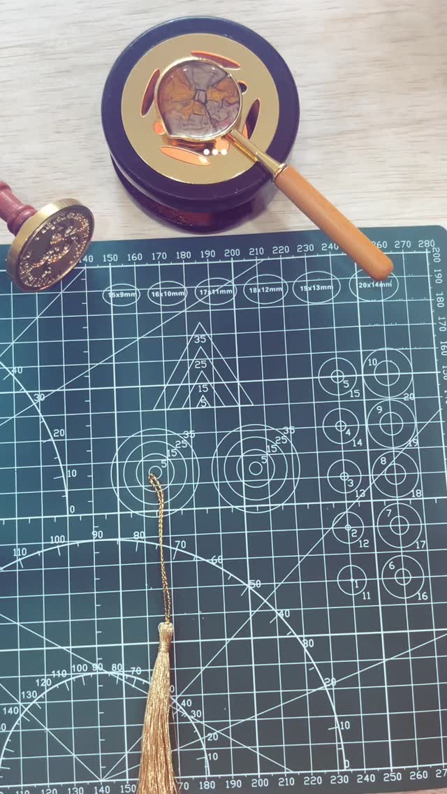 Finishing “Anatomy of Joy” with a small ritual. A wax seal and gold tassel at the back. It’s my way of saying thank you to the piece, for teaching me what joy feels like again. A little sign of closure, a quiet mark of gratitude for what this piece has carried. #gardenofhopes #DuraKiHana #abstractartist