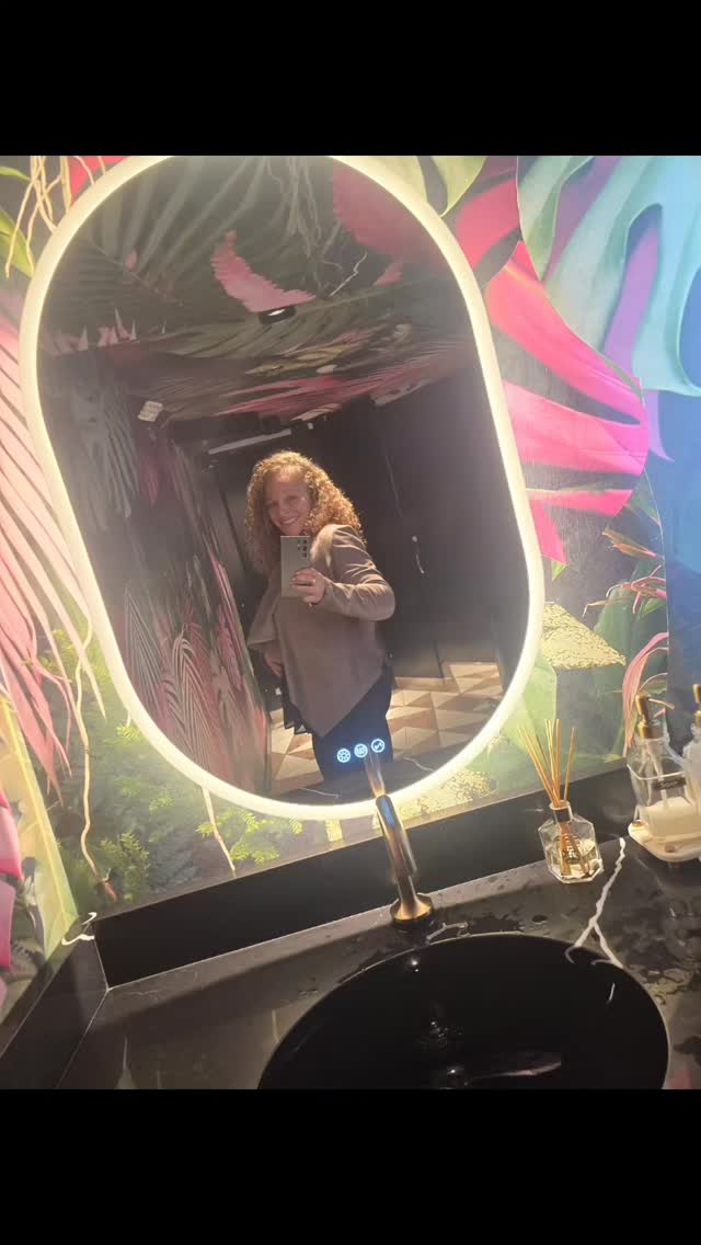 Who doesnt age backwards...#weightlossjourney #fromashestoempires #glowupseason #billionairemindset #transformationqueen #detroit #nightout🍸