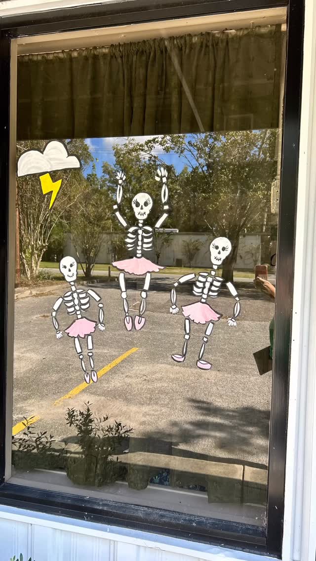 Are you “dying” to dance 🎃🩰 We can dig a space for you!
New students comment “Dance” for a FULL WEEK for FREE
www.kellysdancesummerville.com
#kellysdance #idanceatkellys #season18 #kdsfamily #summervilledance #summervilledancestudio #summervillemoms #summervillekids #summervillesc #summerville