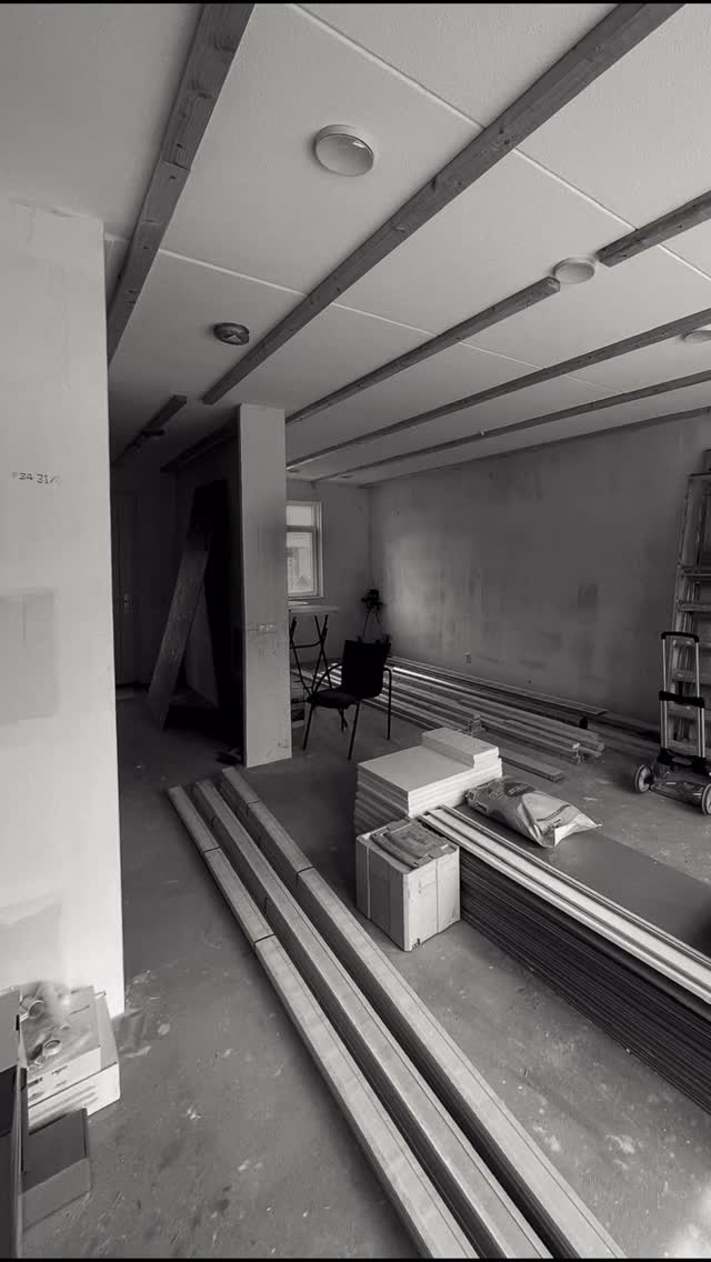 Do you, or someone you know need a kitchen like one of these?
Studio Å is giving away a free kitchen design to celebrate our 1-year anniversary! Want to join? Comment “kitchen” to get the details via DM.
#interior #interiordesign #bespokeinterior #architect #archilovers #archidaily #homedesign #homedecor #homedecoration #instahome #interiorlovers #interior123 #kitchen #kitchendesign