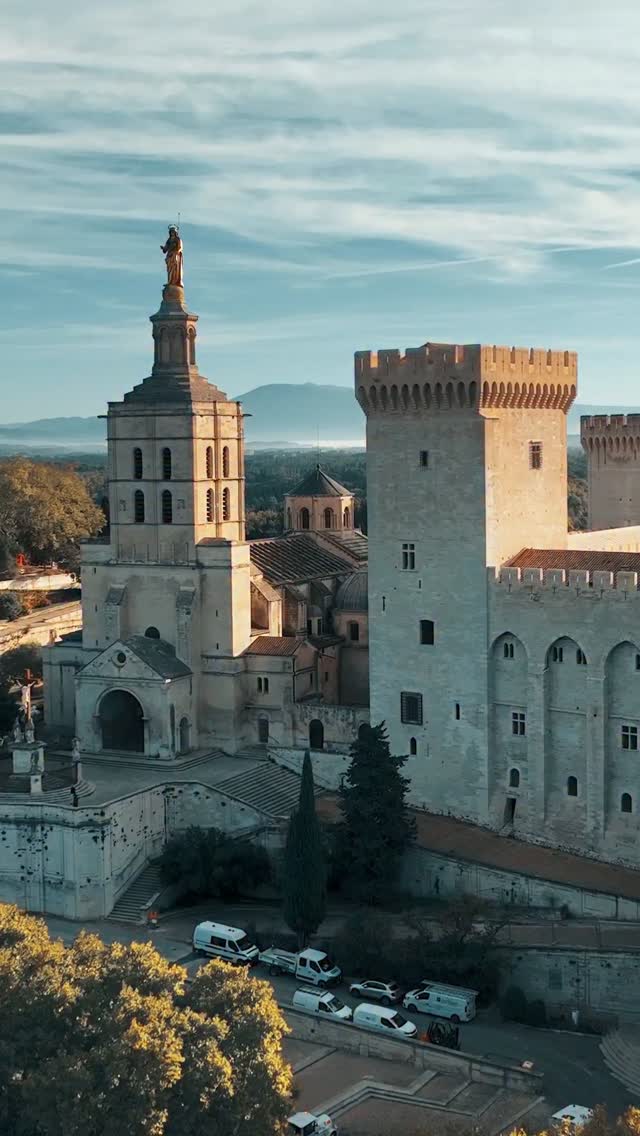 A V I G N O N 😍
👋 Ouverture des inscriptions pour le Marathon d'Avignon le 27 octobre sur @finishers_off !
💬 Qui sera de la partie ?
🎬 @nico_tqy / @collectif__com
#Avignon #MarathonAvignon #AvignonMarathon