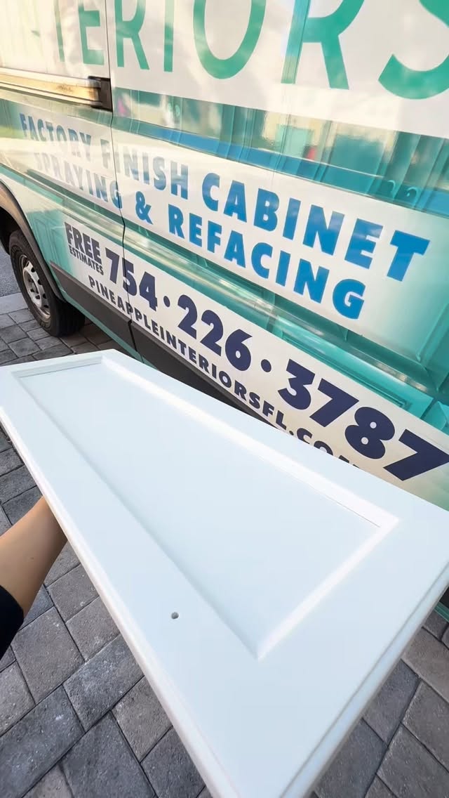 Sample of the week Swiss Coffee BM. Perfect for those that want a white but not too bright. Just perfect mix of cream and white 💕 #cabinetrefinishing #browardcounty #cabinetrefacing #southflorida #kitchencabinetsmakeover #kitchencabinetideas #kitchencolors #colorsamples