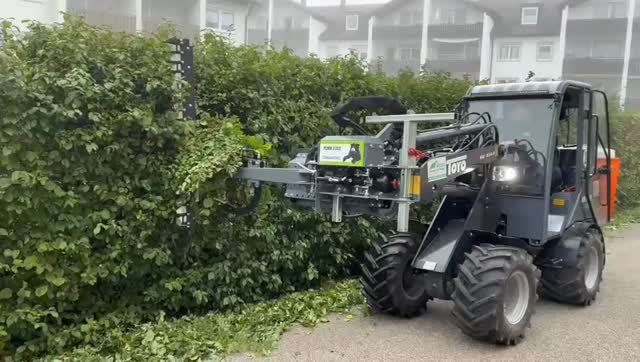 Da reine Wahnsinn ! #gampelundhieberhausmeisterservice #heckenschnitt #begleitgrün #gartenpflege