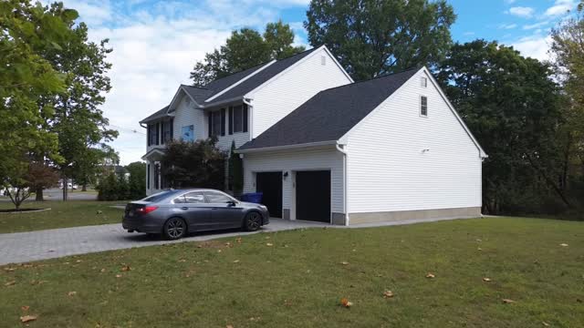 In our white oak and dove-colored kitchen design, each curve is a statement. Between heritage and the edge of tomorrow. In our recently completed project, we presented our vision that makes all the great difference.
#KitchenDesign #HomeDecor #whiteoak #luxurykitchen #kitchenideas #kitchencabinets #kitcheninspiration