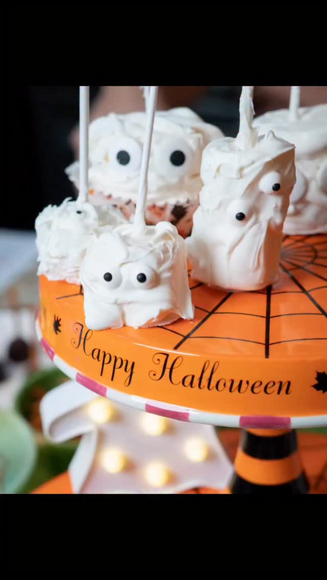 It’s that time of year again for some fun fab fall holiday decor along with some of our fave recipes
Old favorites never get old and we love to recycle and improve on them.
We always love designing not just homes but lifestyles ..
and recipes and holiday decor fall right into that category..
So stay tuned …
XX 😘
The PKD TEAM
#designingyourlife #falldecor #PKD #creatingcoolspaces #halloween #halloweendecor #recipes #fallideas #interiordesigner