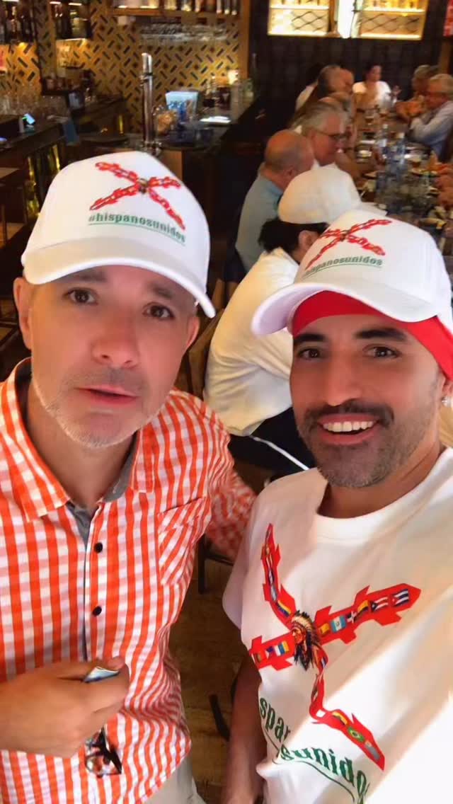 Cena hispana 🤩 #hispanosunidos #hispanidad #vivalahispanidad #hispanos #somoshispanos #españa #vivalahispanidad #madrepatria #hispanoamerica #culturahispana