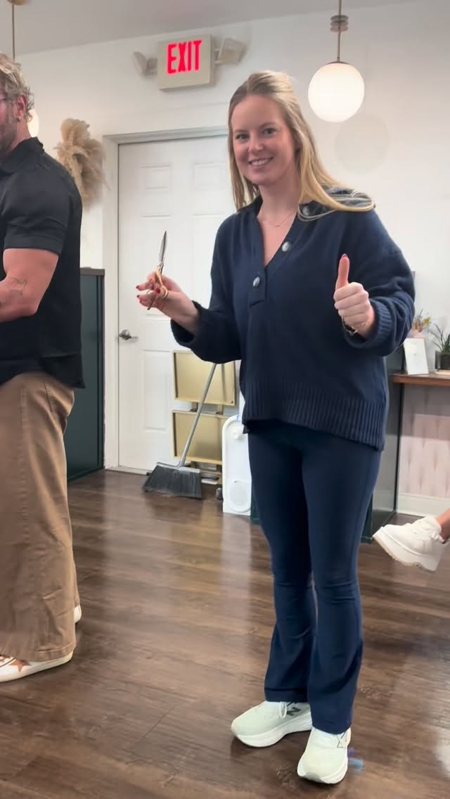 Behind every great salon is a team that never stops learning. Grateful for an incredible day of education and inspiration with @waynetugglehair
#educationday #nativemane #grantparksalon #alwayslearning