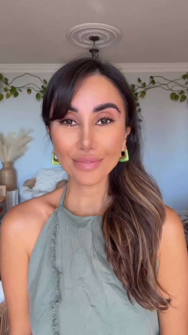 English:
healing isn’t linear. some days you’ll feel light, grounded, and proud of how far you’ve come — and other days, old triggers sneak back in and you find yourself reacting in ways you thought you’d “healed.” and that’s okay.
especially as women, our bodies and emotions move in cycles — our hormones shift, our energy ebbs and flows. it’s not regression, it’s rhythm.
healing isn’t about never getting triggered again. it’s about recognizing when you do, meeting yourself with love, and choosing compassion instead of shame.
so if today feels heavy, just breathe. you’re still growing, still evolving, still doing the work — even on the messy days.
(Farsi in comments…)