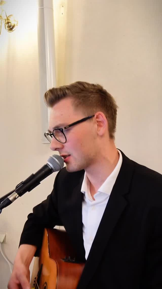 (LIVE) FÜR IMMER ❤️🔥 @sarellax3
Du heiratest 2025/2026 und suchst noch nach einem Hochzeitssänger? Gerne kannst Du mich via Instagram- oder auf meiner Homepage jederzeit unverbindlich anfragen.
🔗Link in meiner Bio!
#hochzeitssänger#fürimmer#hochzeitssong