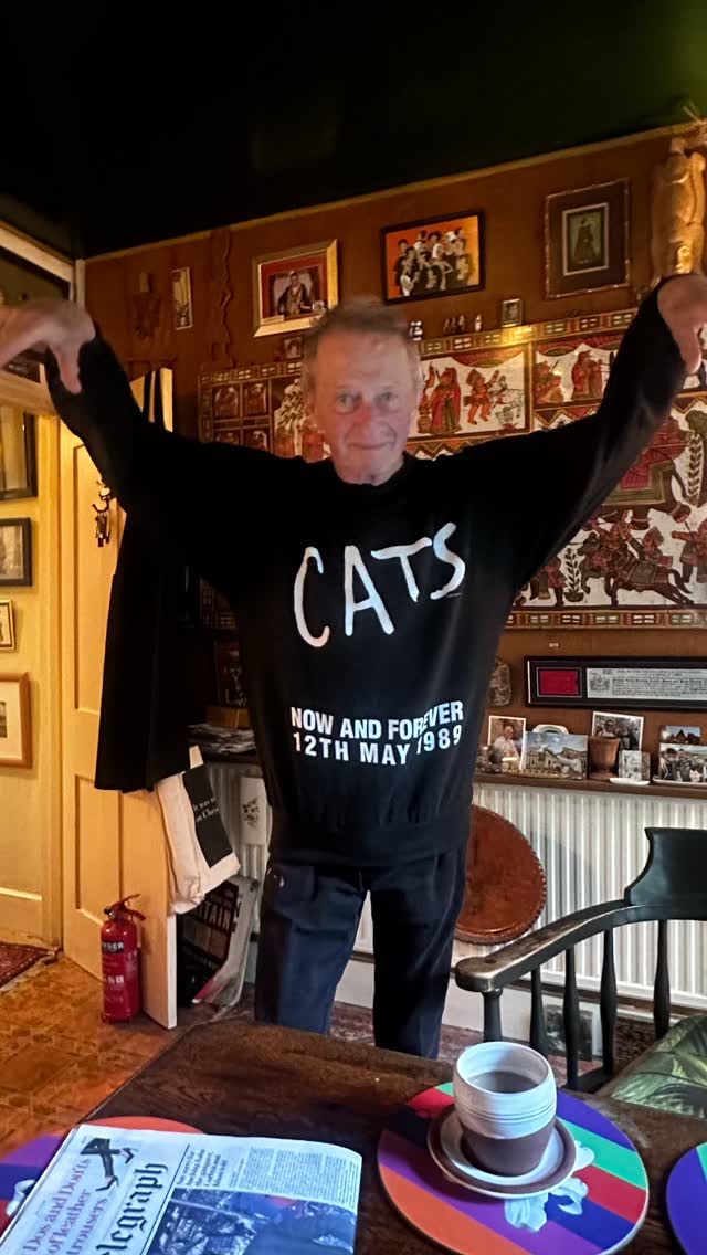 Wishing my dearest friend @mrjeremyswan a very happy birthday, 33 years of friendship, theatre trips, travel, work, first nights, last nights, gallery visits, dinners, joy and laughter ❤️