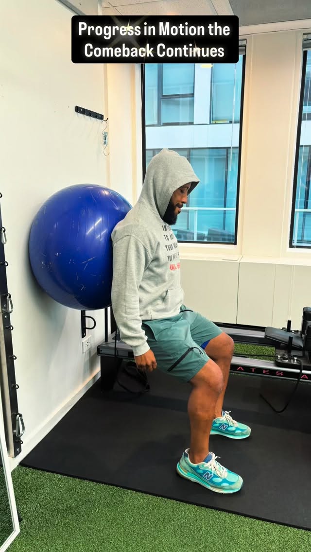 Only 8 weeks post-op and day by day, the hard work is paying off.
“Each rep brings me one step closer to walking without a limp — and soon, back to running💪.”
#RehabJourney #PhysicalTherapy #RecoveryInProgress #BalanceTraining #OneStepAtATime #BHealthPT