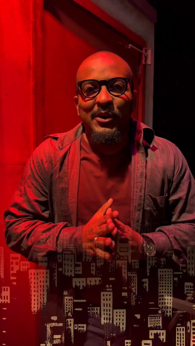 ✨ Ontem foi a vez do incrível @martinsrudson dividir o palco com a gente no encerramento de Limítrofe! 🎭
Ele falou sobre a emoção de participar e deixou aquele recado importante: Venham. Vocês não podem perder!
Então corre para garantir seu ingresso antes que acabe. 🎟️
Gratidão, Rudson, por topar estar com a gente nessa temporada tão especial. ✨
💛 LIMÍTROFE — ÚLTIMAS SEMANAS
🗓️ Até 26 de outubro
⏰ Qui a sáb | 19h — Dom | 18h
📍 Teatro Dulcina – RJ (ao lado do Metrô Cinelândia)
🎟️ Ingressos no Sympla (link na bio)
💜 Clientes Vivo têm 50% de desconto pelo Vivo Valoriza.