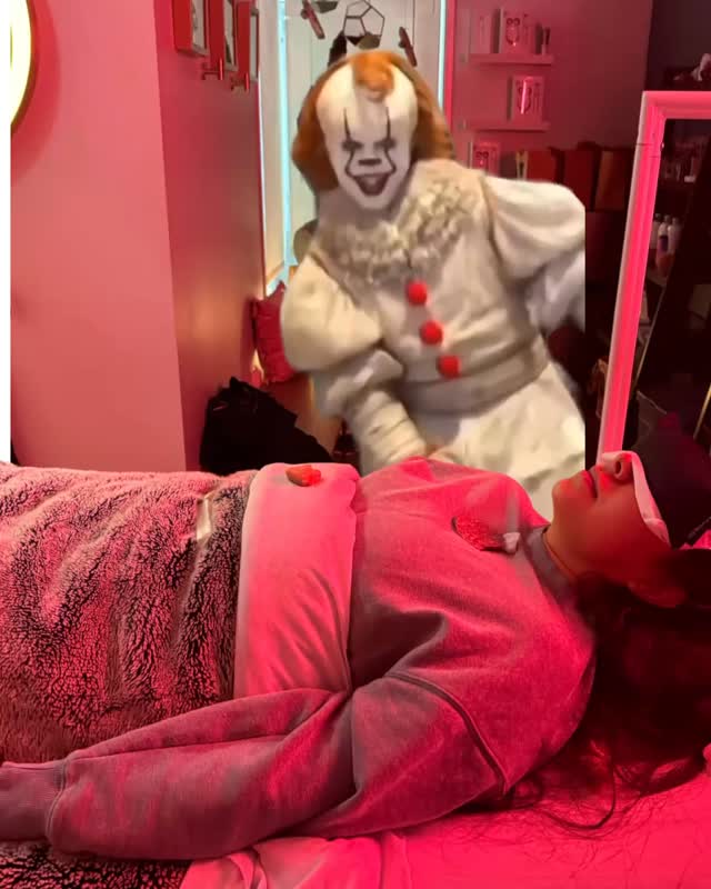 🤡 If we aren’t doing the work, best believe our inner demons are living their best lives 🤡 thriving, dancing, probably making TikToks in our subconscious 😭💃🏽
You ever notice how the real monsters aren’t hiding under the bed 😩 they’re the ones living rent-free in your subconscious?
Remember, this is your nervous system, not a haunted Airbnb.
Time to sage, Reiki, and politely escort them back to the shadow realm. ✨🪬
Healing season is cute until you realize half your personality was just trauma responses in costume.
But we love growth, accountability, and a clear aura. 💅🏽
Ready to evict your own Pennywise? Book your session 👁️ let’s clear those frequencies. 🌀💅🏽
#reiki #reikifacial #innerchild #trauma #traumahealing #anxiety #healingfears #reikisession #healingsession #subconsciousmind #subconscioushealing