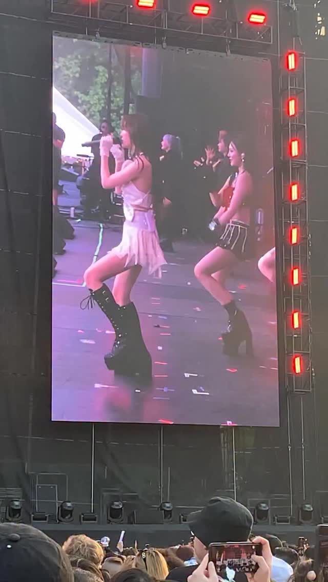 Full Guide in Bio 🎤🍁🍂
We’ve put together all the concerts happening this fall in and around NYC.
Check out the blog for other fall content like the best fall festivals.
#sf9 #nyckpop #nycconcerts
#monbebe #nyckpop #nycfall