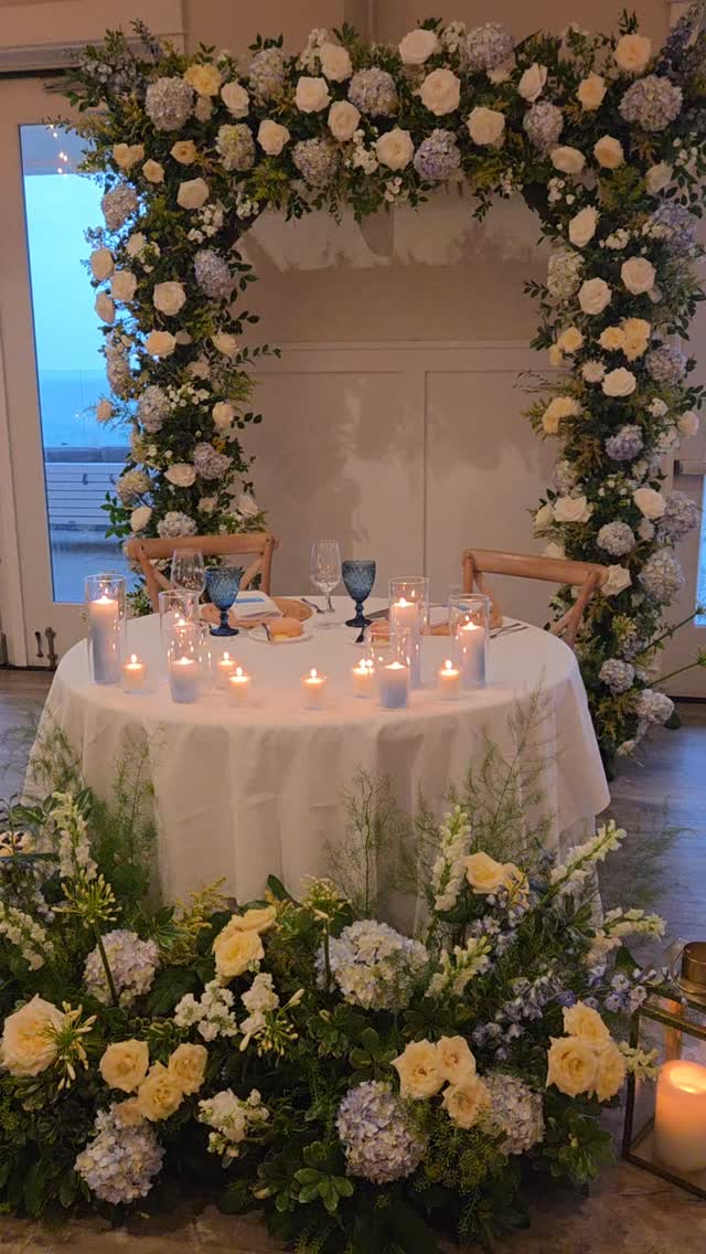 A touch of cream, butter yellow, and seasonal texture mixed with classic white and blue took this design from cool and contrasting to warm and dimensional. So grateful for clients who trust us to interpret their vision and tailor it to the season and setting ✨️
.
Vendors:
Venue @pelhamhospitality
Photos @ophotocapecod
Videography @lovebyanthony
Entertainment @djdannywalsh
Florals @gardenpartycapecod
Hair @_styledbytori
Glam @beauty_by_mariachristina
Dress @jennyyoo
Bridesmaids @azazie
Tux/Suits @stateandliberty @suitshopofficial
Invitations @concertinapress @zazzle