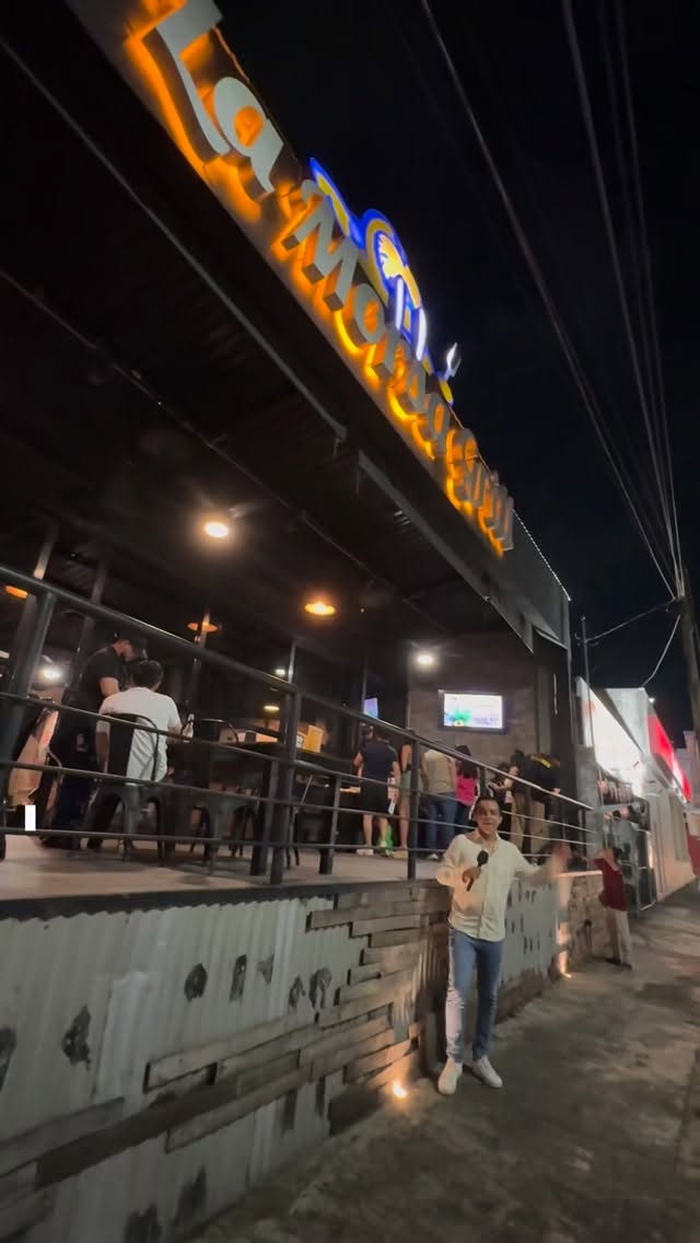 🎭 Qué gusto tener a @javichz en el show de @radiomanguitochupado 🔥
Gracias por caerle, reírte con nosotros y compartir tu resumen con tanta buena vibra 💜
La comedia en Tuxpan sigue creciendo…
👉 ¡Activa la campanita y mantente pendiente de nuestras redes para los próximos shows!
#Breakbox #RadiomanguitoChupado #Tuxpan #ComediaLocal #EventosBreakbox