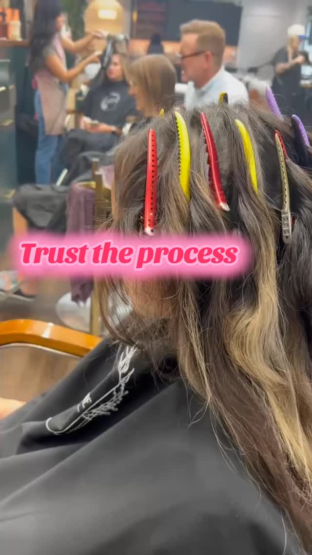 She said bold… @jazmhair said say less 💕
Trust the process ➡️ Pink Calico dream ✨
#nativemane #grantparksalon #calicohair #pinkhair #trendhair