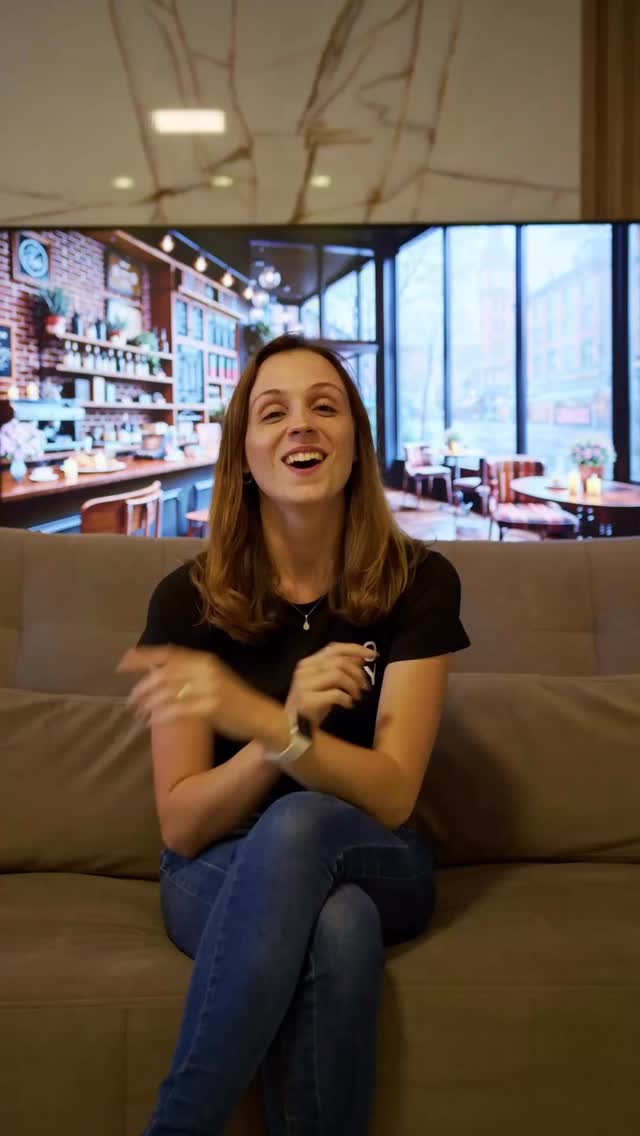 Você ainda tem dúvida de quando usar vídeo vertical ou horizontal?
Cada formato conta histórias de um jeito diferente e escolher o certo pode mudar completamente o resultado do seu conteúdo.
🔹Vertical = atenção imediata nas redes sociais
🔹Horizontal = experiências mais imersivas e cinematográficas
Na Hooly, cada projeto começa entendendo onde o vídeo vai viver e como ele precisa impactar.
Forma sem estratégia é só vídeo.
Forma com intenção é resultado.
#HoolyCreativeStudio #ProduçãoAudiovisual #VídeoVertical #VídeoHorizontal #MarketingDigital #BrandingAudiovisual #ConteúdoVisual