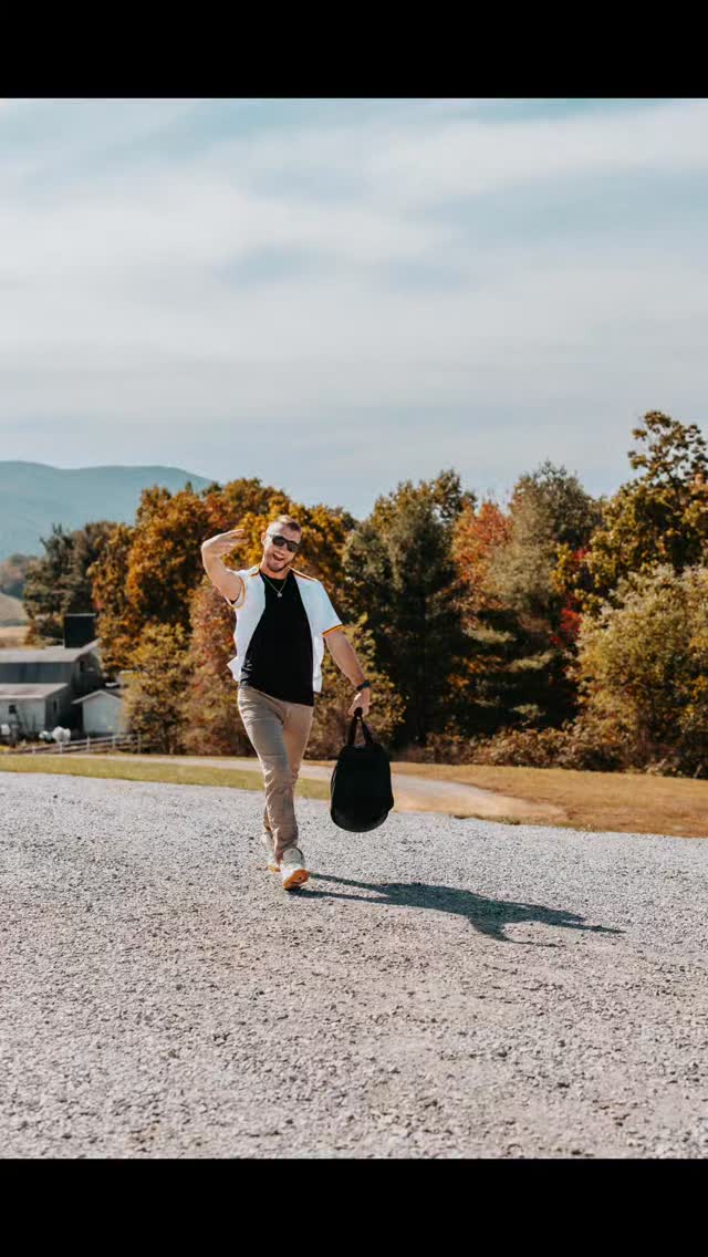 Game day photos! 😎 @eagleviewevent
@morgs.wms @shrader_32
@higherimagesphoto
#morgandakodabargainedfor #gameday #southernwedding #virginiawedding #weddingday #fyp #photographer