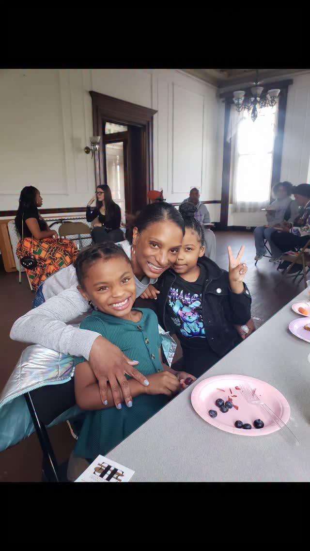 Welcome to Dance Happens Meet and Greet!
Thank you for your continued support and patience during our transition into our home location..
Thank you @ngbiwm @lovespieces1
@ngbiwm
#makingdancehappen
#makegroovehappen @dancehappens &Spread the LOVE 💜
#baltimore
##dhi4l
#dance