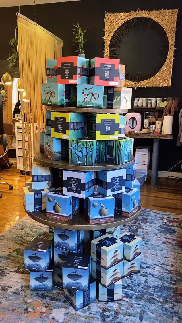 2025 Davines gift boxes have arrived, and we are IN LOVE with the artwork! 🎁 Which is your favorite??
.
.
.
#davinesnorthamerica #davinesproducts #davinesholidayboxes #davinesgiftbox #holiday2025 #tistheseason #giftingoptions #westernmass #northamptonma