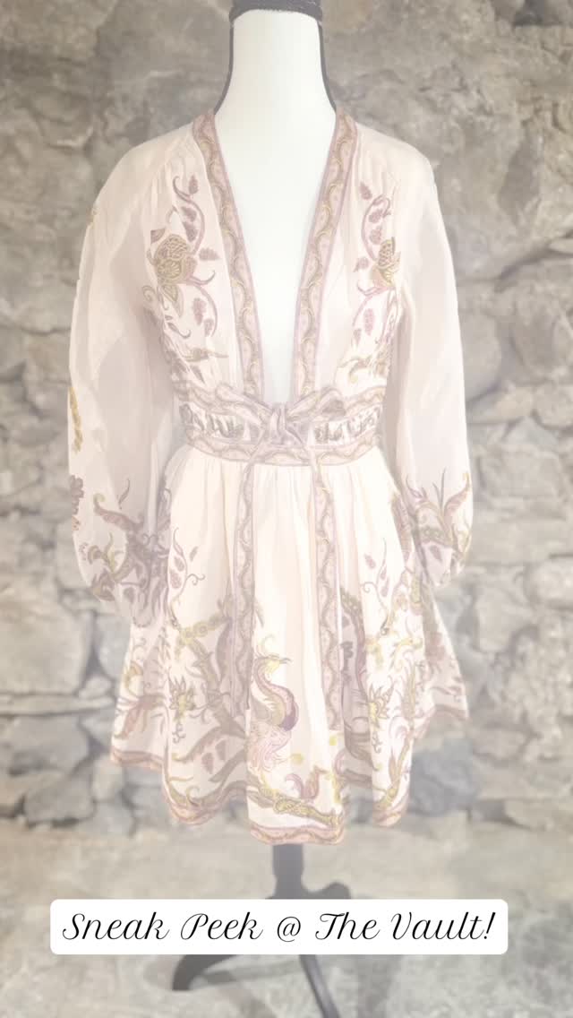 Just a glimpse of the looks waiting for you... 🔥 💃
So many good pieces are already filling up The Vault 🗝️
#CTStyleVault #Darien #sustainablefashion #comingsoon