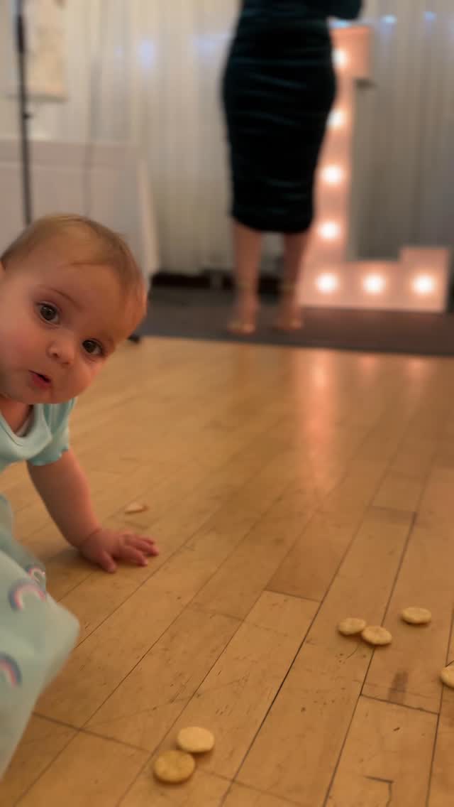 Do you desperately give your child floor snacks so she is distracted while you work, or are you a good parent 😂
A couple of weeks ago I had great fun attending this styled shoot with @dreamsceneeventsandweddings and I was so happy I could take my youngest with me to do some modelling for the kids corner!
Things do get a bit tricky when she just wants her mum but her mum needs to get stuff done, which is just life! However in the next song, she did make a special appearance 🥰 I was so lucky that there were some fabulous people around me helping me keep her entertained and feel safe and happy, while I was able to sing. It really does take a village!
I'll have lots more content from this day to share, but here is a teeny snippet!
Venue - @the_grange_littleover
Decor and video - @dreamsceneeventsandweddings
Cake - @yumcake_cakesbygosia
Official photography coming from @shaw_weddingsandevents
#wedding #styledshoot #tangled #babygirl #mumlife