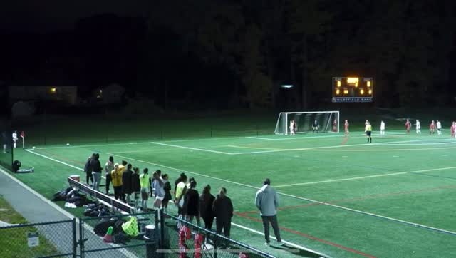 @emilybasua with an absolute STUNNER for @elmsblazerswsoc ⚽️🔥