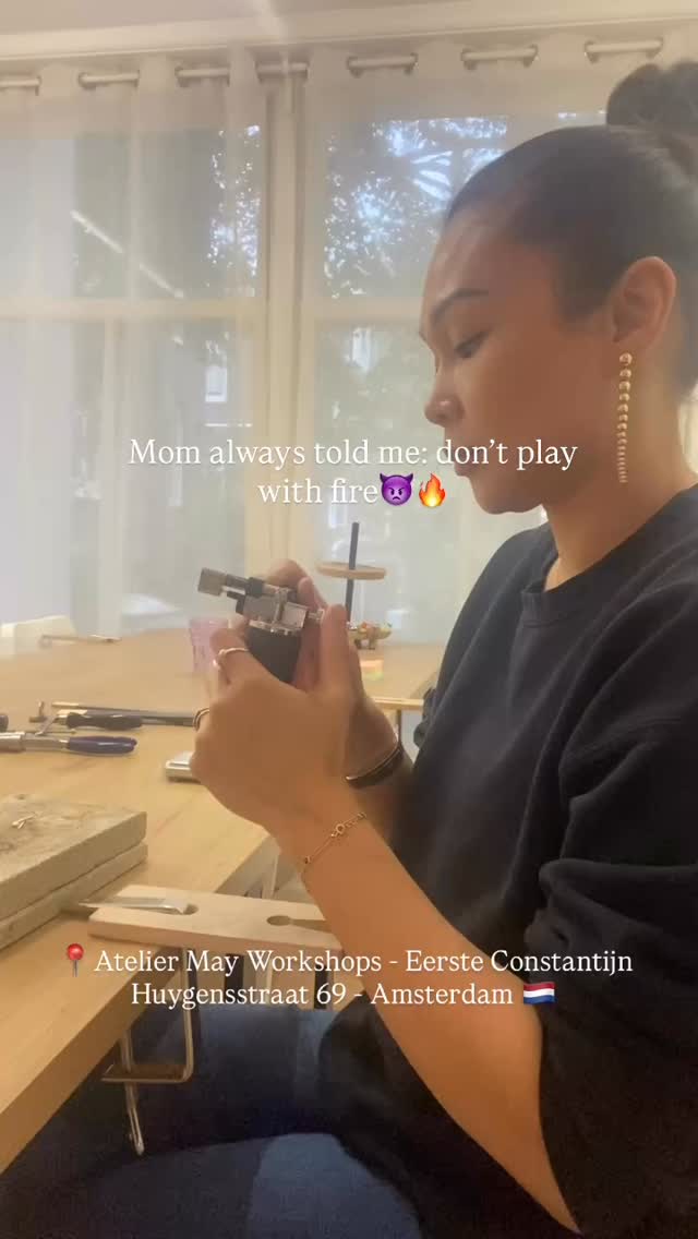 Join our jewelry making workshops and be a goldsmith for a day😍 Silver clay, Solid gold or sterling silver with gemstones 💍 See you soon? #Amsterdam #overoom #datenight #thingstodoinamsterdam
