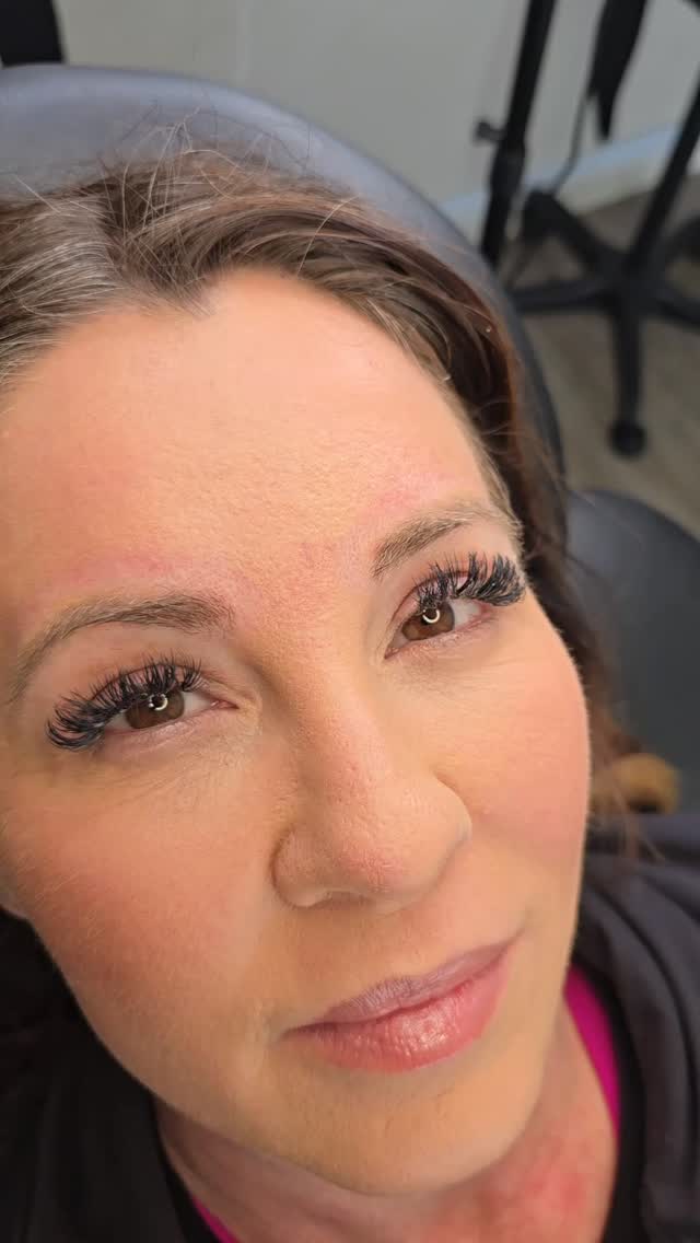 Beautiful powder brows!❤️ After 5 laser treatments to remove old permanent makeup, on her brows we now have a cleaner canvas to work with!
Not all old/previous permanent can be covered up or corrected. Sometimes it is best to have it removed with laser treatments. To get your canvas as clear as possible so you get reasonable and desired results ✨️
Now scheduling November 📅 appointments! DM or text (843)499-4357. Or visit www.charlestonpermanentmakeup.com
#powderbrows #browcoverup #permanentmakeupartist #browspecialist #SouthCarolina #Charleston #Mtpleasant #Summervillesc #Ladson #JamesIsland #JohnsIsland #Kiawah #Myrtlebeach