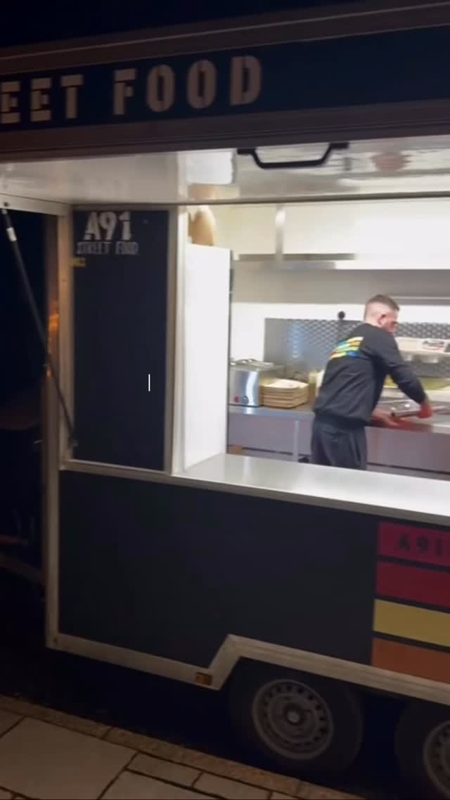 Behind the Scenes with A91 StreetFood 👀🎥
Here’s a little taste of what we bring to your event ✨
Bookings are filling up fast for the next few months - secure your date now so you don’t miss out! 😁
#Streetfood #outsidecatering #eventcatering #Behindthescenes #localbusiness #alwaysmoving #dundalk #viralreel