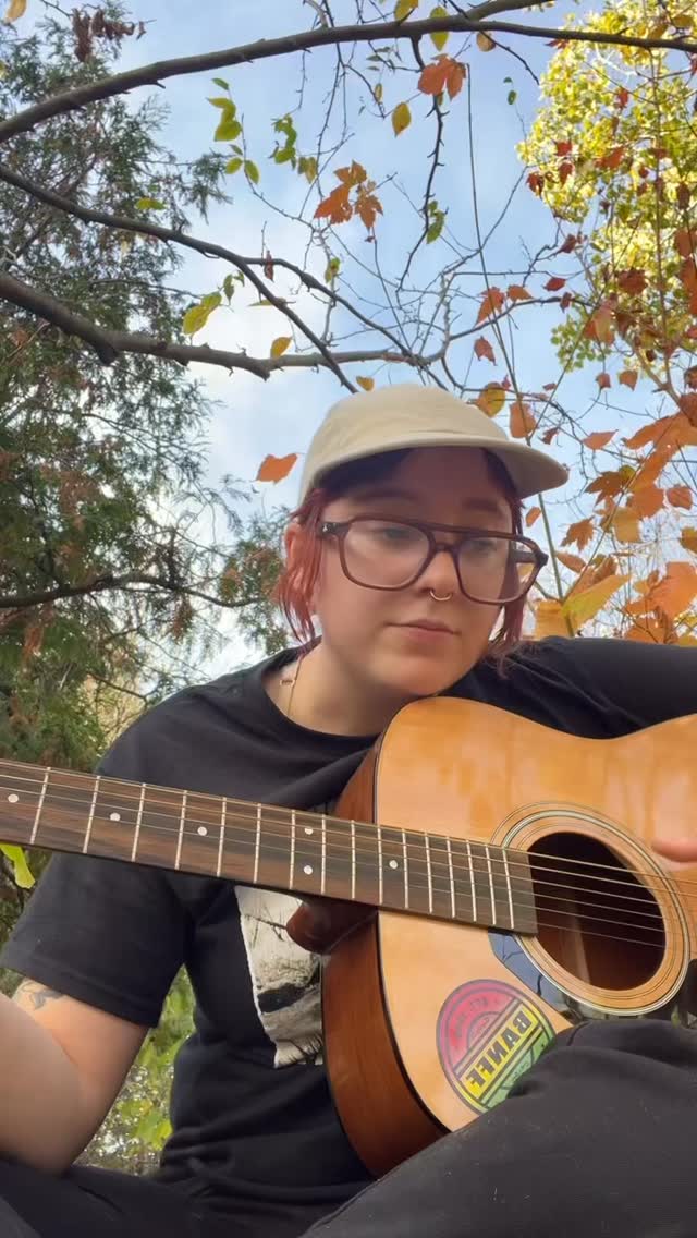 I stupidly left my guitar at home but after an amazing week of the Folk Music Ontario conference I couldn’t wait to get home so I bought a $40 fb marketplace guitar in Quebec to write this song <33
I’ve been thinking a lot about pigeons recently