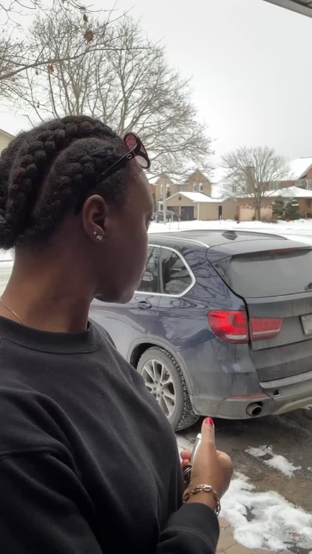 ✨ Coily Hair Services On The Go ✨
Your coils deserve love, hydration, shape, and care without the stress of leaving your home. 💛
That’s why I bring professional coily hair services right to your door.
Whether you need:
💧 Deep moisturizing treatments
✂️ A healthy trim or reshape
🌱 Protective styling
🌀 Coil definition and hydration routine
I show up with everything needed so you can relax, feel pampered, and enjoy beautiful, healthy coils.
Perfect for busy moms, professionals, or anyone who values comfort and convenience!
Click on link in bio to request your appointment online and let me come to you.
Your coils will thank you. 🤎✨
#curlyhairmobileservice #mobileservice #coilyhair #coilyhair #frizefrize #frizefrizeonthego #naturalhairservice #mobilehairstylist #ottawamobilehairstylist