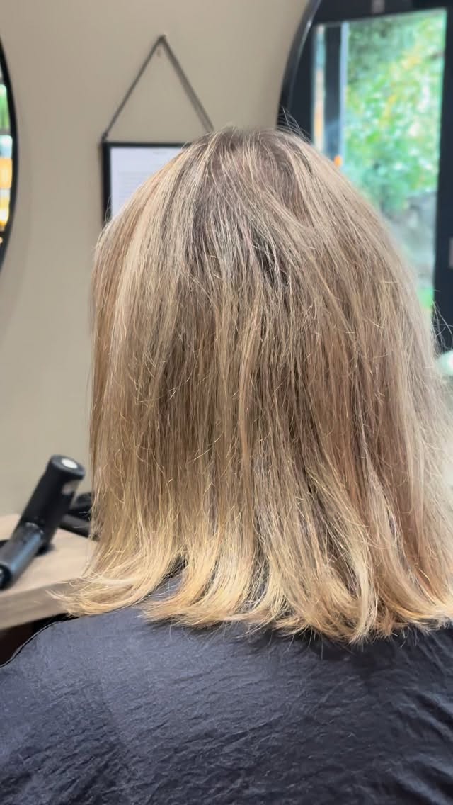 From Summer to Autumn with @dangerjones_uk and Emma at Stones 🍁🔥
Save this post for your autumn hair inspo 🙌🏼
#autumn #autumnvibes #autumnhair #copperhair #copperhaircolor #balayage #bobhaircut #blondetocopper #hairtransformation