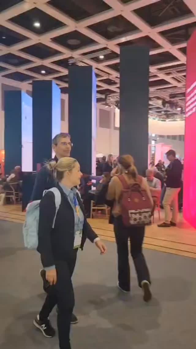 A Dra. Marineide Carvalho, oncologista da Clínica São Germano, traz algumas das novidades apresentadas no congresso anual da European Society for Medical Oncology (ESMO), diretamente de Berlin, na Alemanha.
#esmocongress2025 #oncologia #prevenção #câncerdemama #biopsialiquida