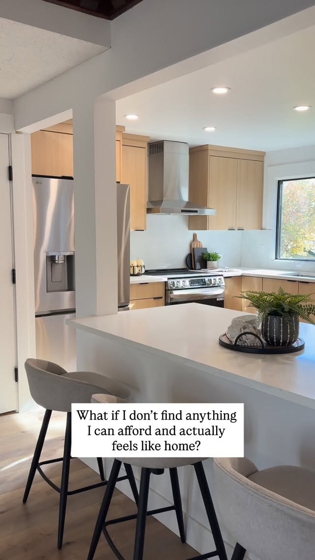 5 beds, 4 baths, and a 6300 sq ft. lot.
This 4 level-split home in Cedarbrae offers a great investment opportunity with a legal basement suite featuring a private entrance on the lower level. This means you can enjoy a fully updated home while generating rental income. A win-win!
Some other features include a loft, perfect for a quiet reading nook or home office, stainless steel appliances, a large fenced yard, vaulted ceilings, and a development permit for a single attached garage!
If you are interested in receiving more information on this one of a kind home, send us a dm!
Listing by: @varunidias