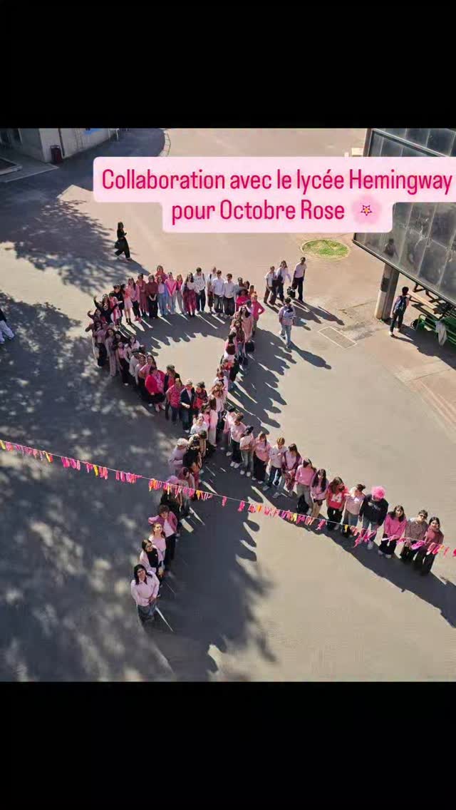 Super journée au lycée Hemingway jeudi 16 !
Less élèves ont confectionné près de 200 coussins "Coeur "💓 pour les offrir à l'ICM.
Bravo à tous, élèves et professeurs en particulier Me Tau👏👏👏
Pour Octobre Rose, des calots créés par les élèves, sont en vente sur le site internet. (12€)
Les bénéfices seront reversés à la ligue contre le cancer.
www.lecalotfrancais.com
#octobterose#lycée#coussincoeur #calot#chirurgien
#medecin #gynecologue#iade #sagefemme #maïeutique #nurse#ide #ibode#madeinfrance🇨🇵