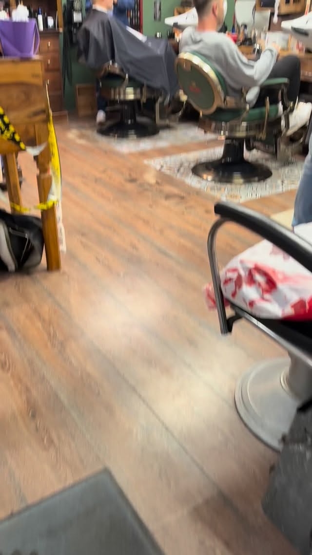 Wir haben sogar einen EYY -Schalter😤🙃🙃#barbershop #männerfrisuren #wandsbek