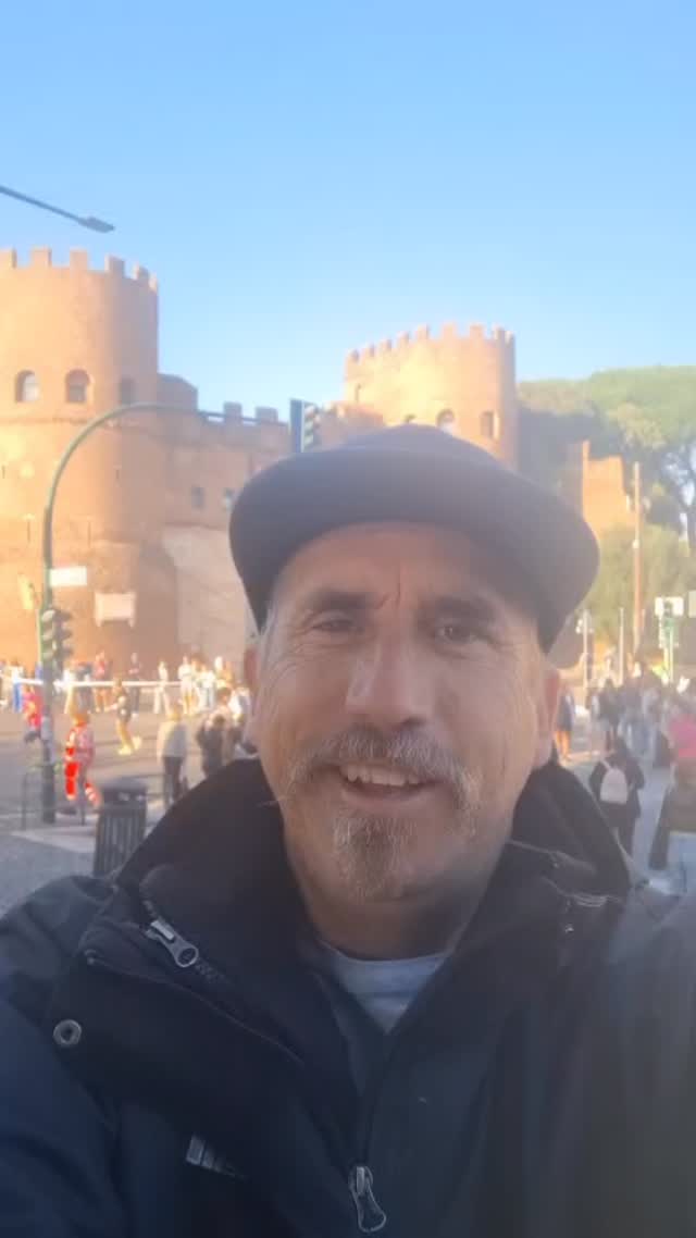 Did you know there is a pyramid on our way to Ostia Antica?
Check out this video to know why!
#romewithmike #italy #rome #tourismitaly #ancientrome #italy🇮🇹 #ostiaantica