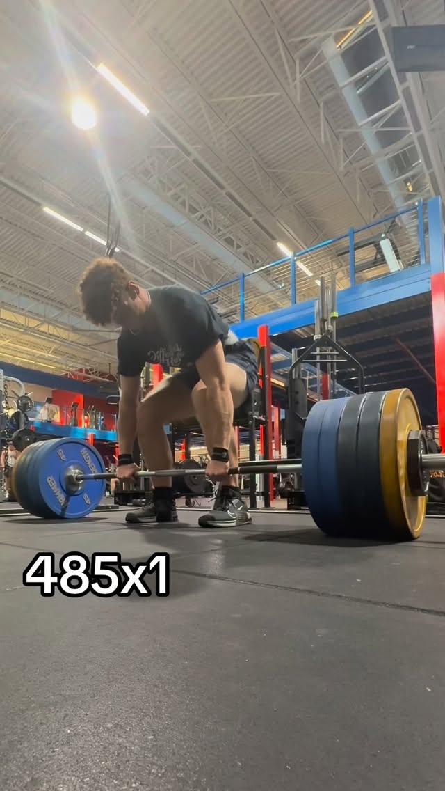 20lbs away from a PR 🚨 #gym #deadlift #deadlifting #legday #gymmotivation