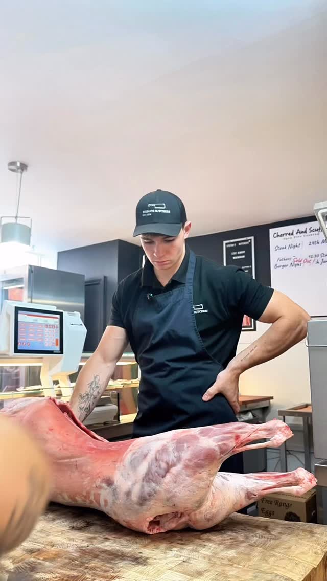 Real time skills these… we can’t wait to welcome you all tomorrow! Back open for all your meat needs 🐷🥩🐄
#stayhungrywokingham #localbusiness #butcher #local #meatlovers #meatilicious #butchery #butcherskills #knifeskills