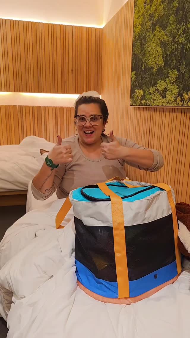 Bora montar uma mala pra um final de semana chuvoso em família no resort?
E sim, viajar leve nem sempre rola… às vezes a gente leva tudo que garante conforto, paz e aqueles momentos gostosos com quem a gente ama.
Ah, e a mala lindona é da @zee_dog ❤️
#viagem #viagensemmfamilia #mala #maladefimdesemana #viajaremfamilia #travel #traveltips #viajarébom #viajarfazbem #entaovah