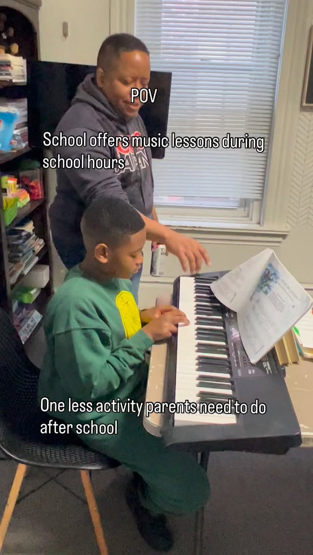 Parents what instrument does your child want to learn OR what instrument do you want them to learn?😀
Piano
Drums
Violin
Guitar
Most of our students are in one or several classes. A recital is coming soon!👏🏾👏🏾
Thank you Muzicnet School of Music for bringing music to our school!